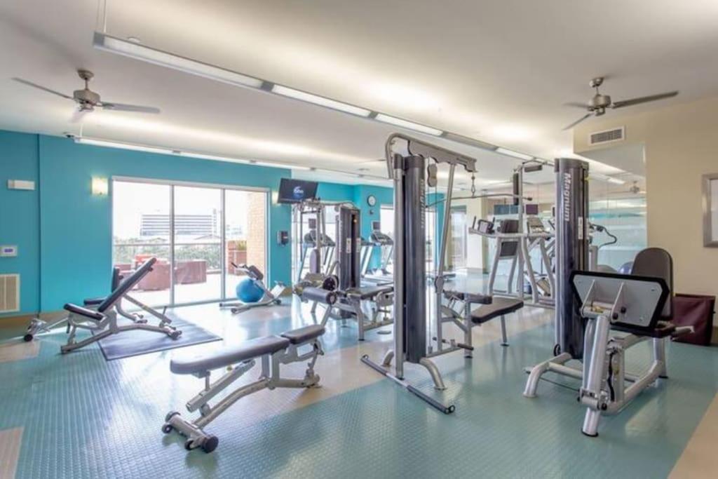 Chic 1Br Near Nrg With Pool Wifi Freeparking Lejlighed Houston Eksteriør billede