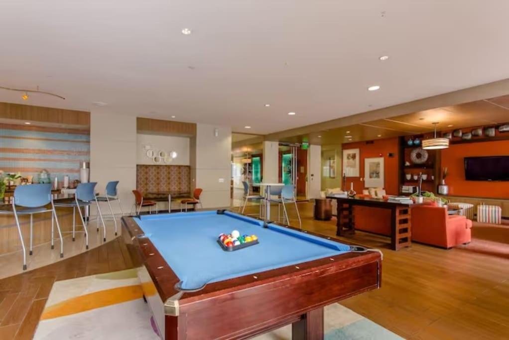 Chic 1Br Near Nrg With Pool Wifi Freeparking Lejlighed Houston Eksteriør billede