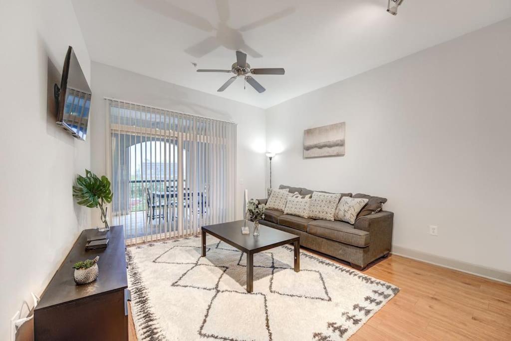 Chic 1Br Near Nrg With Pool Wifi Freeparking Lejlighed Houston Eksteriør billede