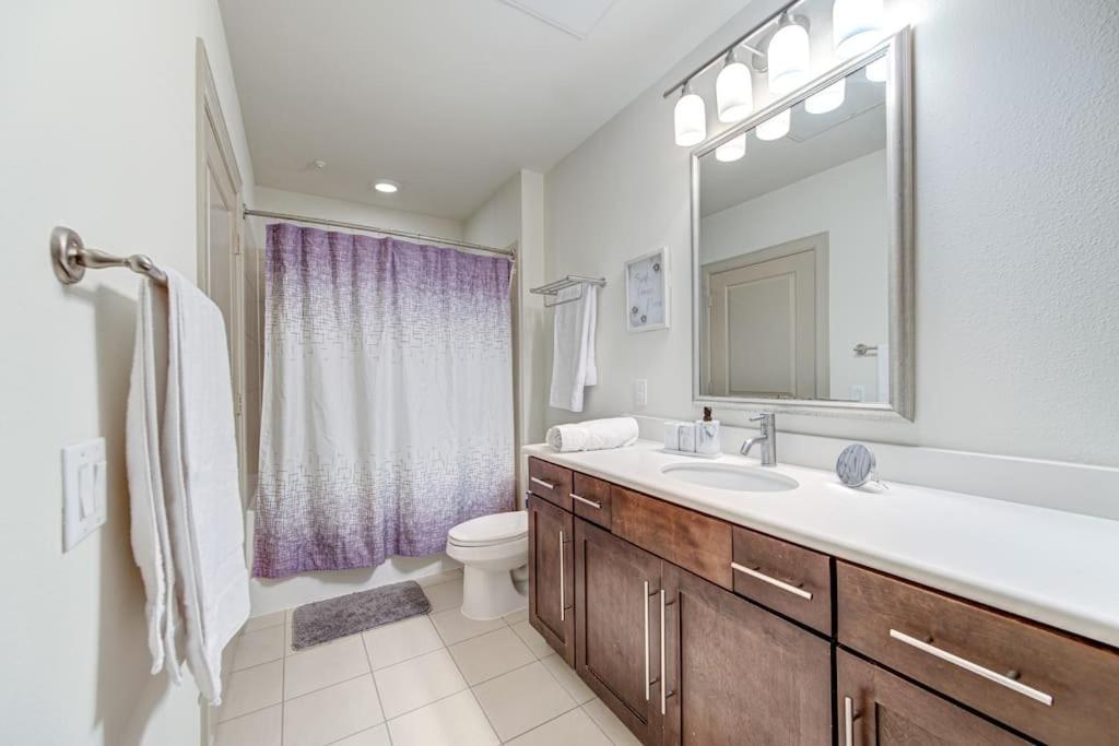 Chic 1Br Near Nrg With Pool Wifi Freeparking Lejlighed Houston Eksteriør billede