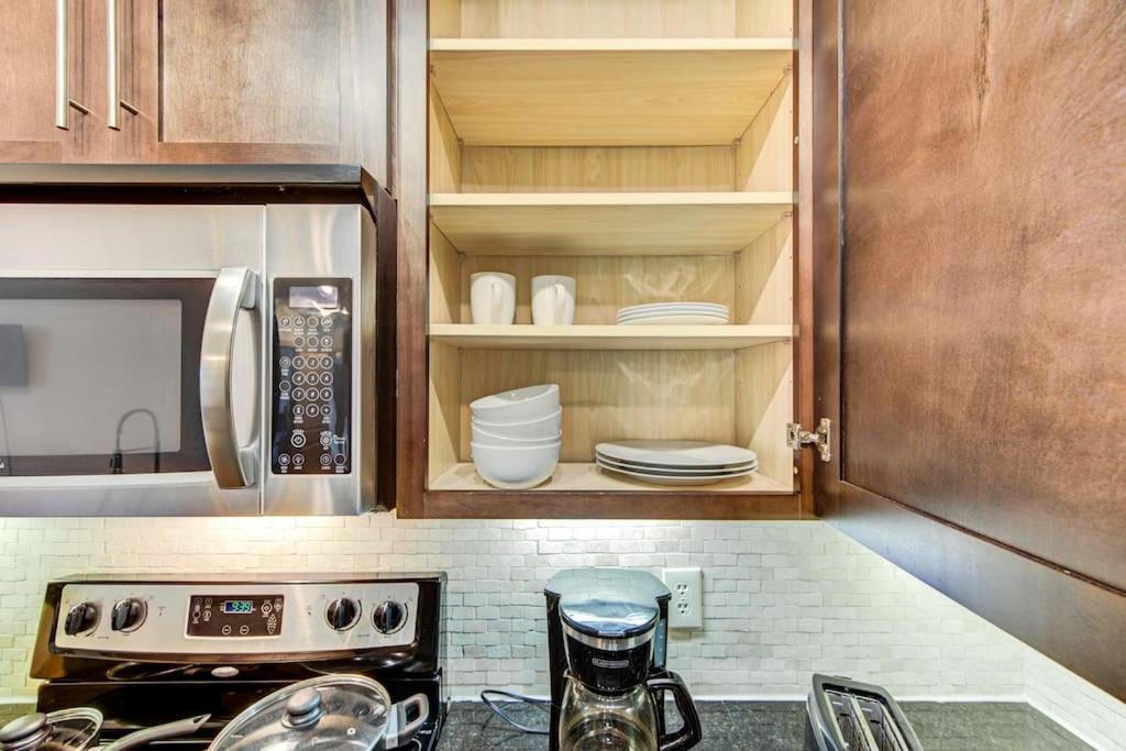 Chic 1Br Near Nrg With Pool Wifi Freeparking Lejlighed Houston Eksteriør billede