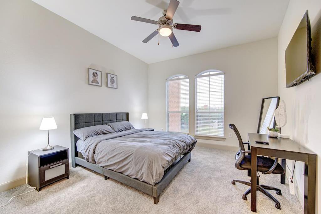 Chic 1Br Near Nrg With Pool Wifi Freeparking Lejlighed Houston Eksteriør billede